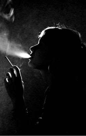 Hãy chiêm ngưỡng những hình ảnh hút thuốc cực chất để cảm nhận về một thói quen độc hại và nhận ra rằng cần phải bắt đầu cuộc chiến chống lại nó ngay lập tức.