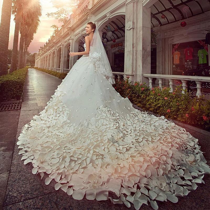 Ảnh cô dâu mặc váy cưới đẹp nhất  Phụ kiện trang trí tiệc cưới