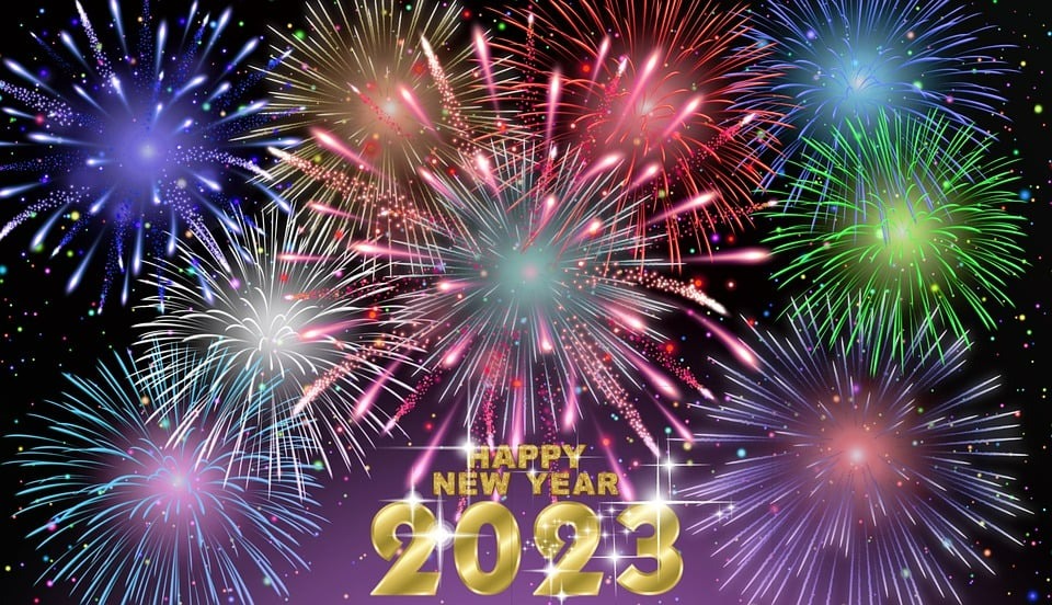 Celebra el año nuevo con humor: Frases graciosas feliz año nuevo 2023